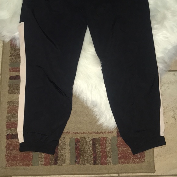 REEBOK WINDBREAKER PANTS - Picture 6 of 9